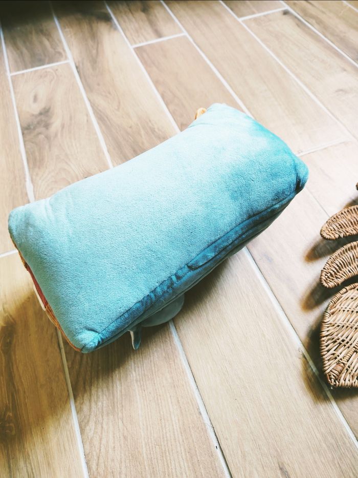 🚢Coussin triangle d'éveil activités multi sensorielles Sailors bay marque Little dutch - photo numéro 5