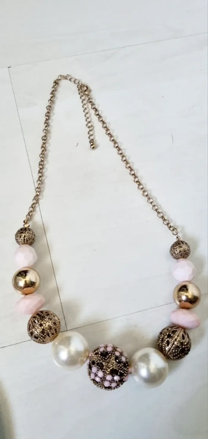 Lot de 3 colliers Plastron argenté doré et rose new look - photo numéro 2