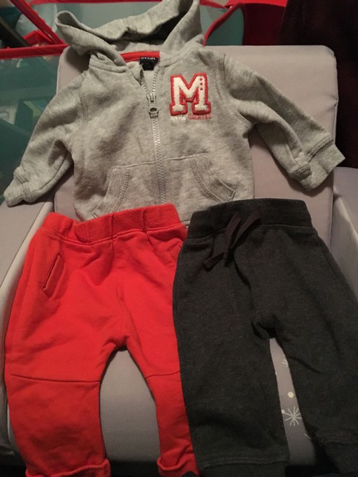 Sweat-shirt zippé et 2 joggings