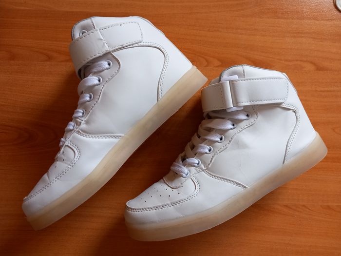 BASKETS A LED - photo numéro 6