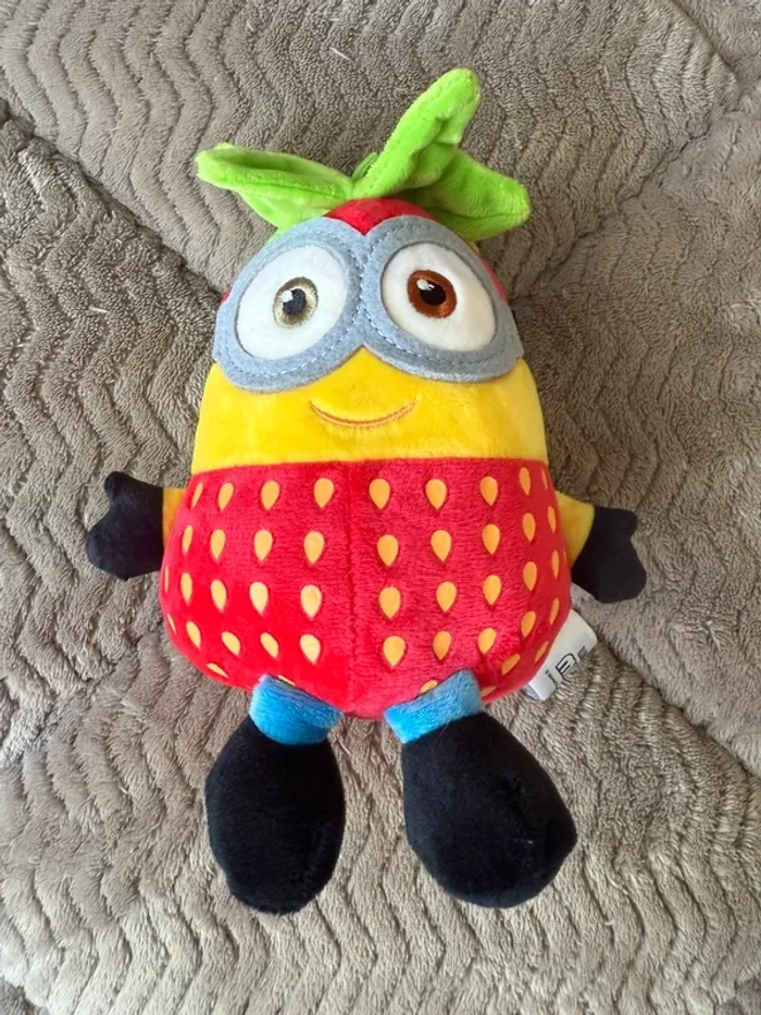Peluche Minion banane 🍌et Fraise 🍓 Les Câlins les plus Vitaminés - photo numéro 3