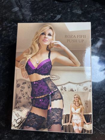 Soutient gorge sexy marque Roza Fifii push up taille 75D neuf