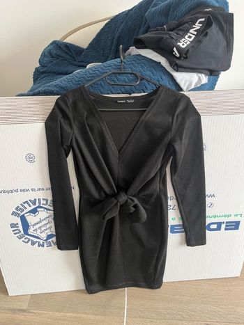 Robe noire manches longues