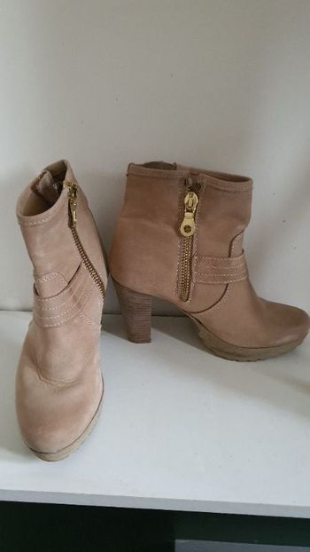 Bottines a  talons