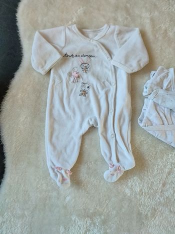 Pyjama mignon offert avec 2 bodies