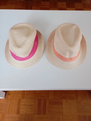 2 chapeaux rose et orange 56 et 58