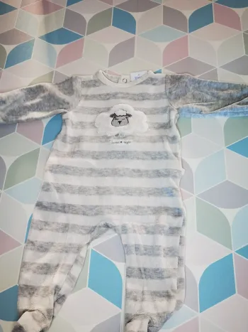 D3922 - pyjama fille 3 mois