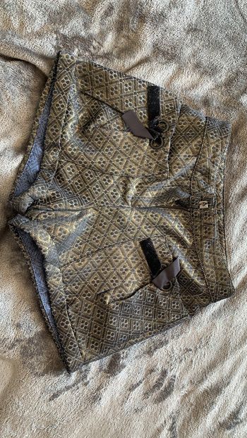 Short fille