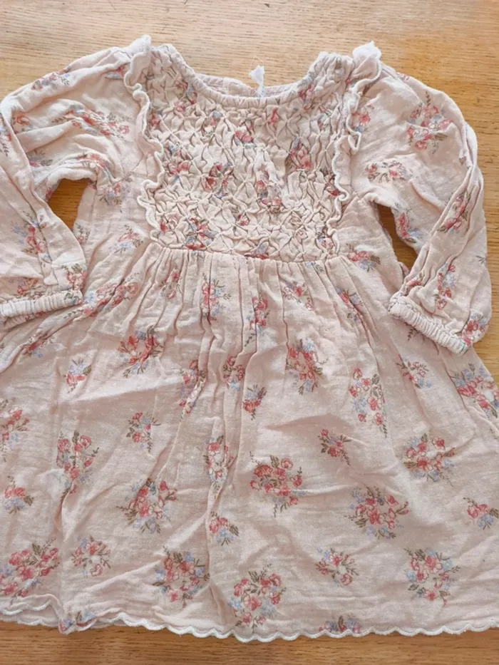 Robe fleurie fille 9 12 mois excellent état Primark rose - photo numéro 2