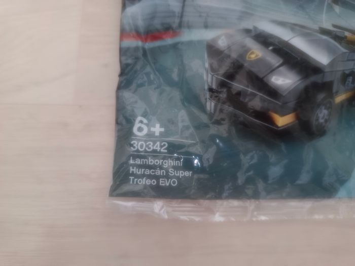 LEGO Speed Champions – Lamborghini Huracán Super Trofeo EVO - 30342 - photo numéro 3