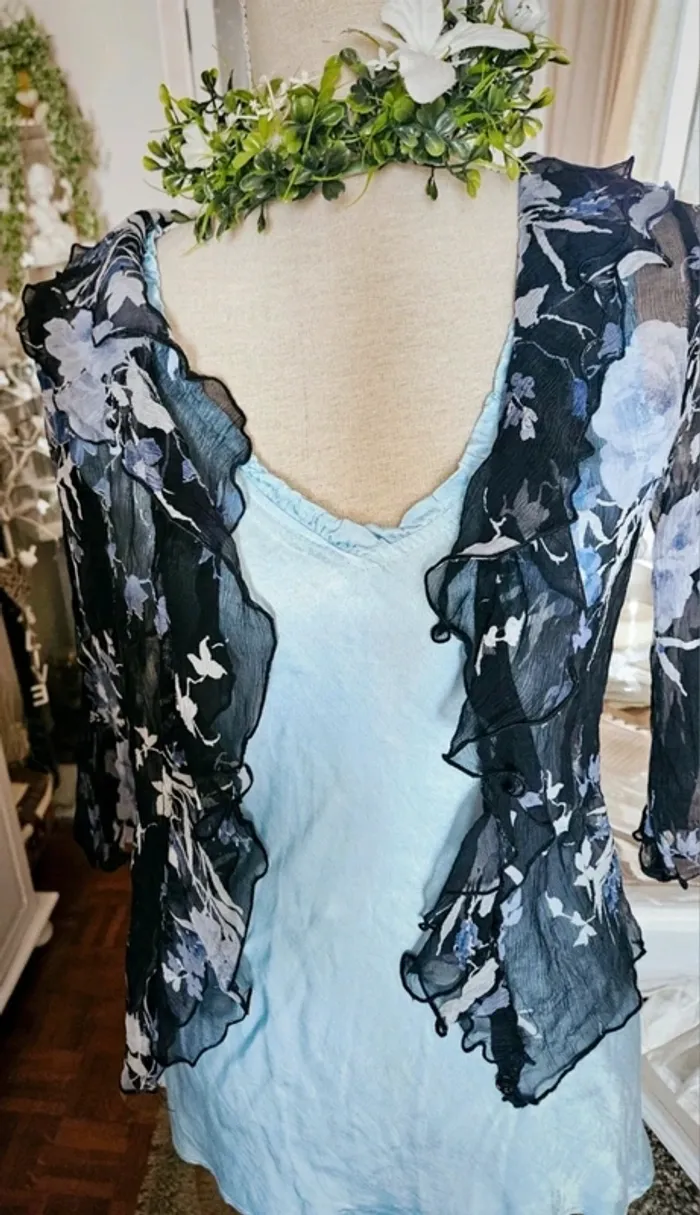 Haut bleu satiné avec gilet voile en soie Taille S/M Neuf - photo numéro 2