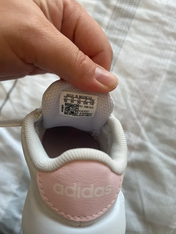 Adidas taille 20 - photo numéro 3