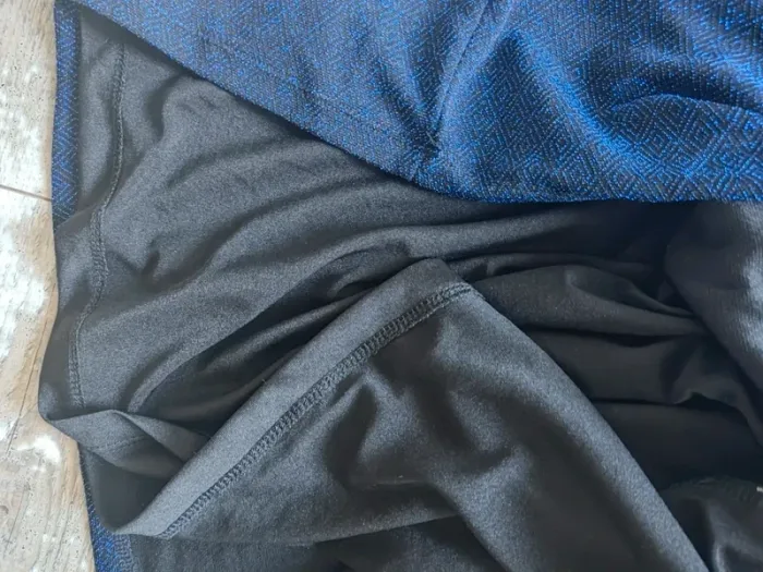 Robe mi-longue manches longues noire paillettée bleu électrique taille 54 M&S Mode - photo numéro 6