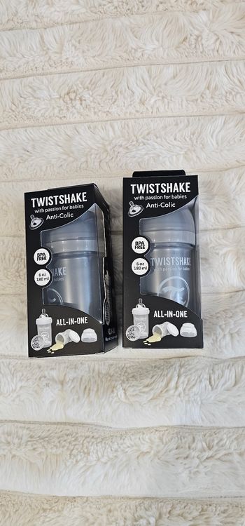 Lot de 2 biberons anticoliques Twistshake Neufs
