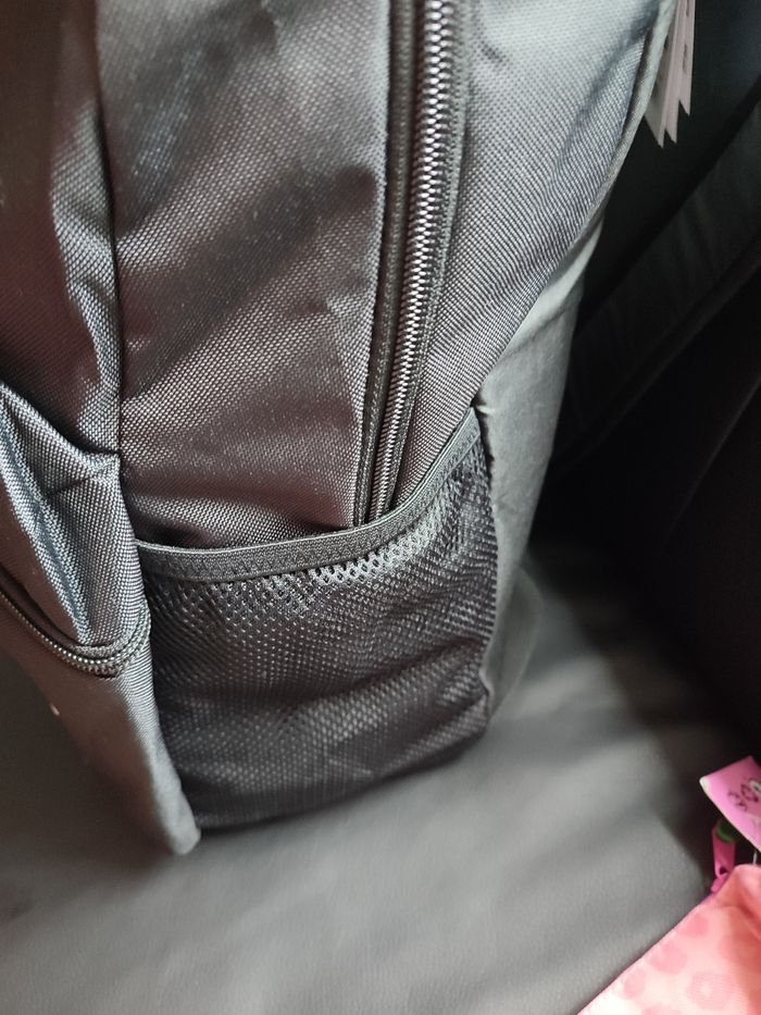 Sac à dos Puma et lot de fournitures - photo numéro 3
