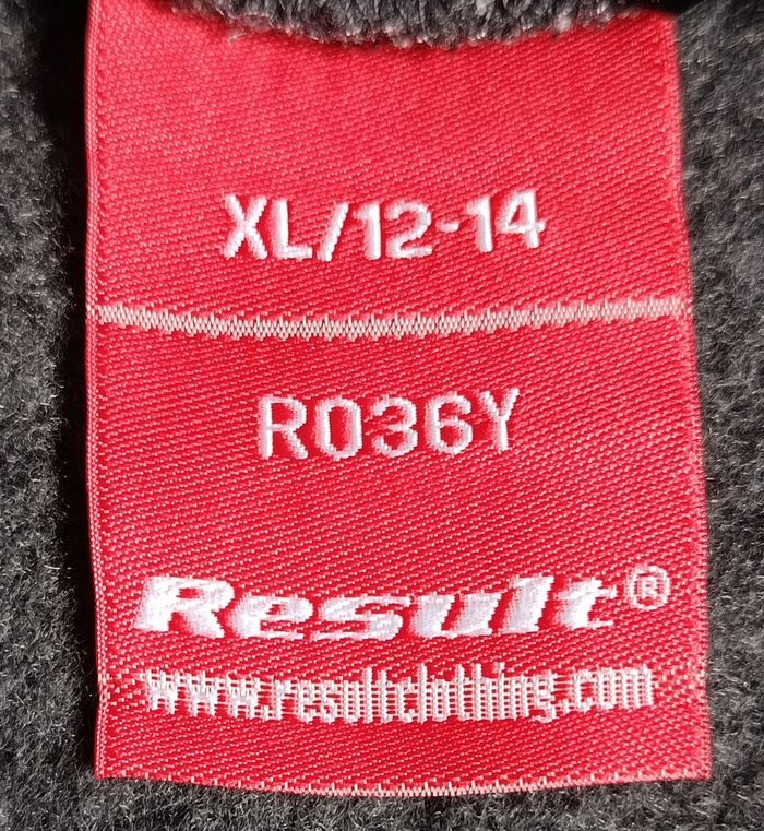 Très belle veste polaire zippée de couleur grise. Taille 12 -14 ans (taille grand) - photo numéro 8