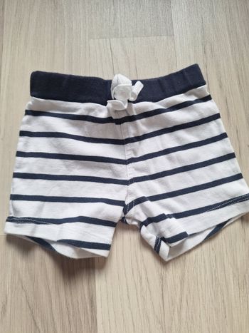 Short bébé