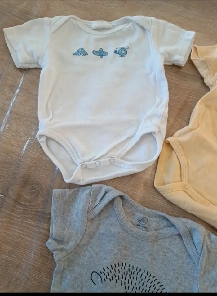 Lot de 3 bodies 3 mois - photo numéro 3
