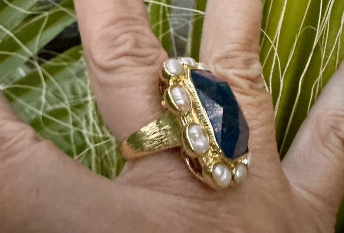 Grosse bague  acier inoxydable or grosse lapis-lazuli perles d’eaux douces serties habaha Paris - photo numéro 5
