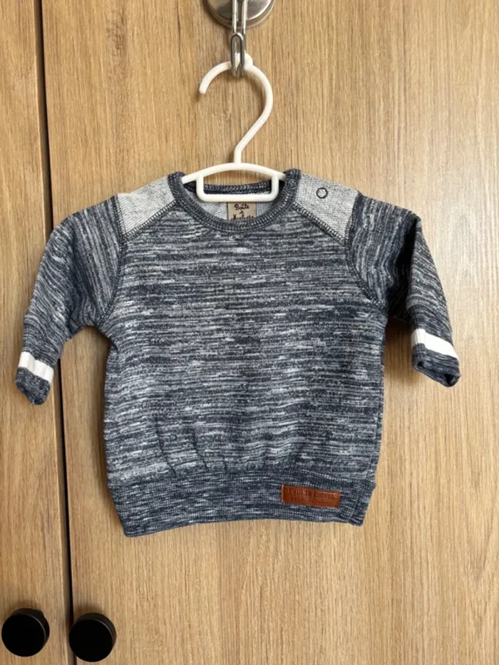 Pull bleu