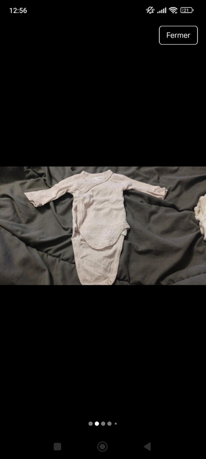 Lot de bodies bébé fille taille 1 mois - photo numéro 2
