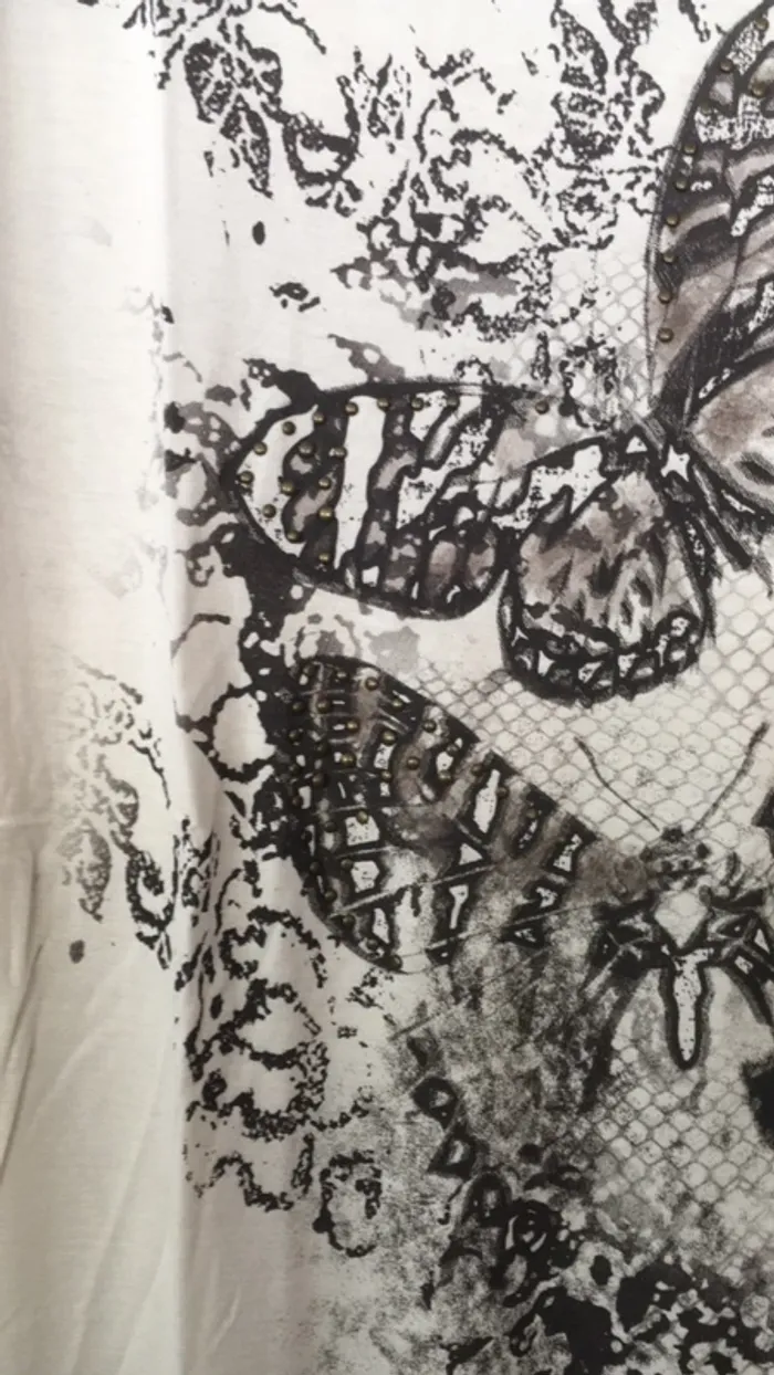 T-shirt 🦋 - photo numéro 5