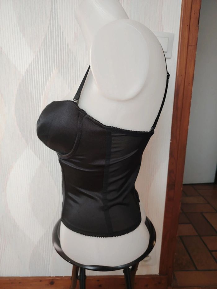 Corset sexy satiné et dentelle - photo numéro 5
