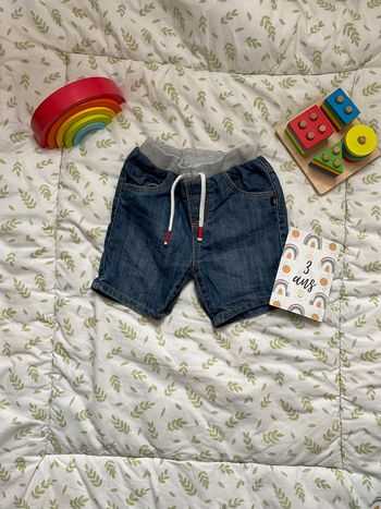 short en jean bleu et gris obaibi 3 ans