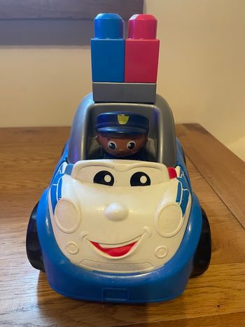 Voiture de police mégabloks