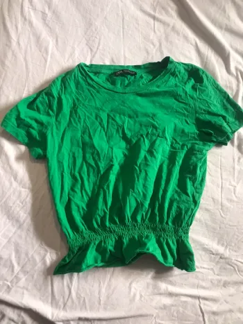 T shirt vert Zara