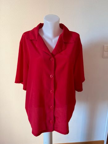 Chemisier grande taille rouge en très bon état taille 50-52