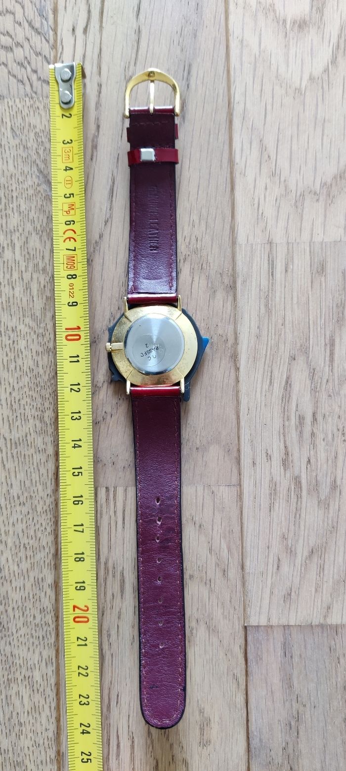Montre femme rouge - photo numéro 2