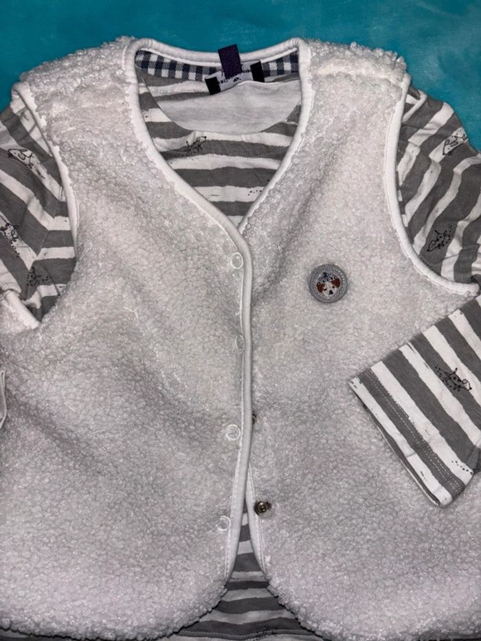 TEE shirt + gilet sans manches - photo numéro 2