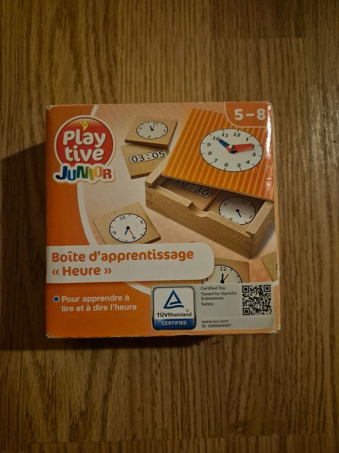 Boite d'apprentissage pour savoir lire l’heure en très bon état
