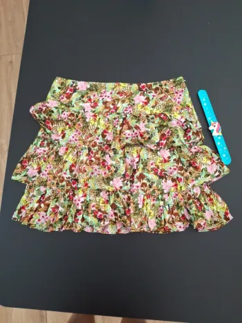Jupe à volants camaïeu taille M très bon état