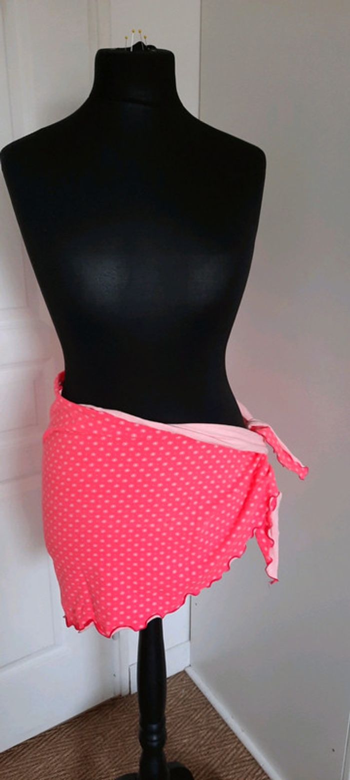 Paréo de plage rose flashy