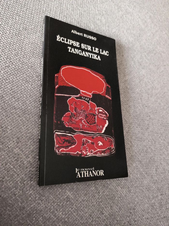 Eclipse sur le lac tanganyika