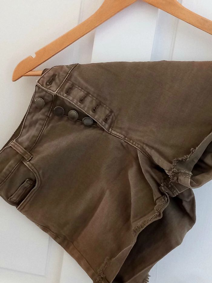 Short en jeans - Kiabi - (T.: 40) - Très bon état - photo numéro 2