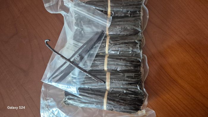 Gousses de vanille de Madagascar sambava 1.5 euro la gousse.