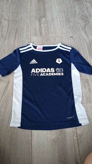 Tee shirt taille 7-8 ans