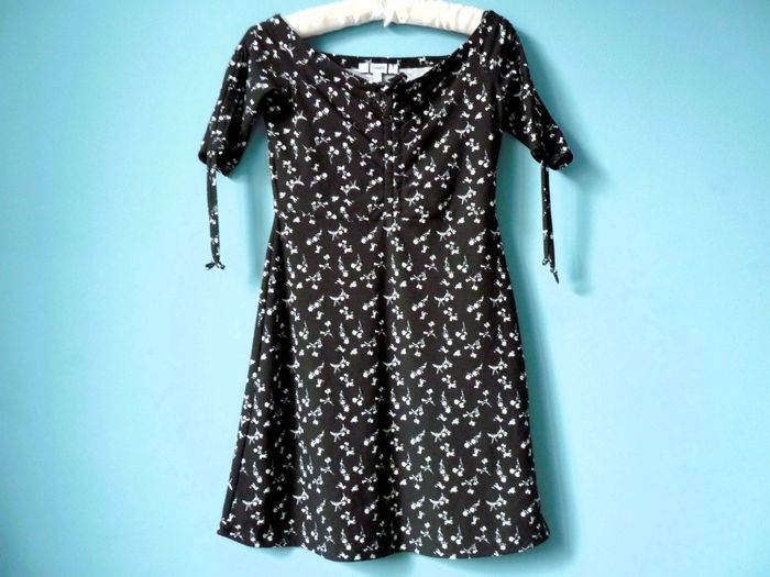 robe femme jennyfer S 36 noir imprimée TBE