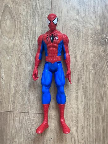 Figurine spider man marvel