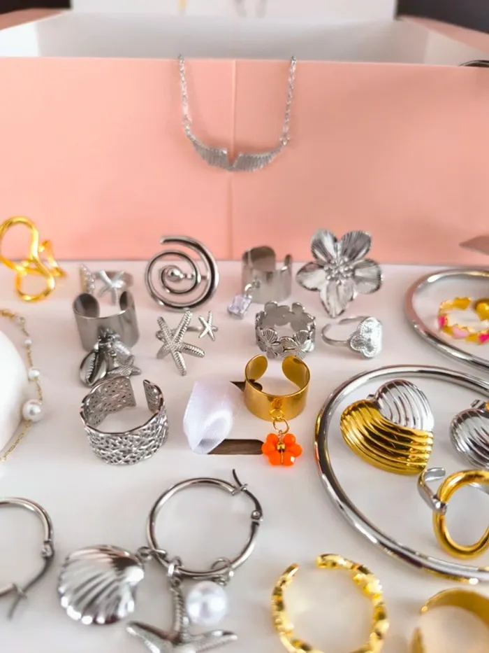 Lot de 50 bijoux dorés et argentés - photo numéro 20