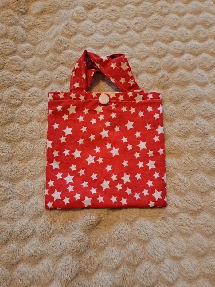 Petit sac de rangement pour serviettes hygiéniques – Rouge