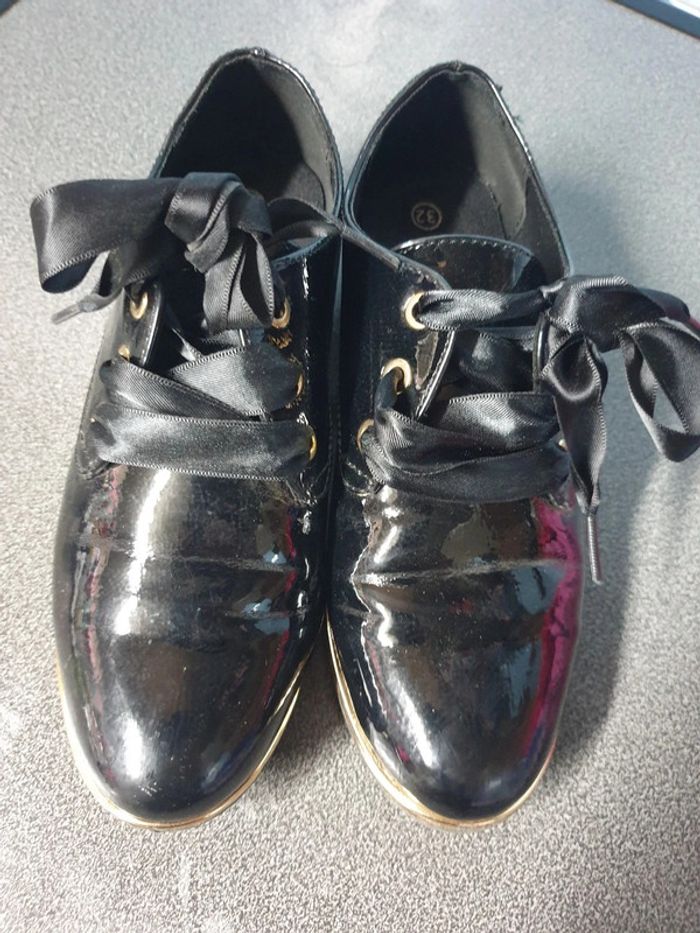 Derby chaussures vernies noires 32 lacets rubans Lovely Skull idéales cérémonie - photo numéro 2