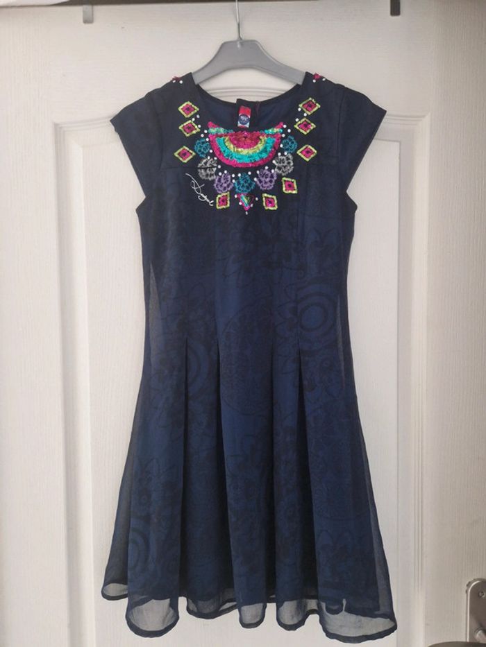 Robe Desigual 11 12 ans très bon état