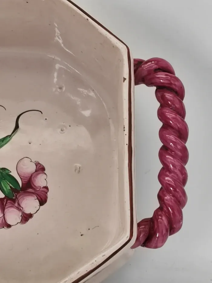 Ancien plat Les Islettes à anses torsadées - photo numéro 2