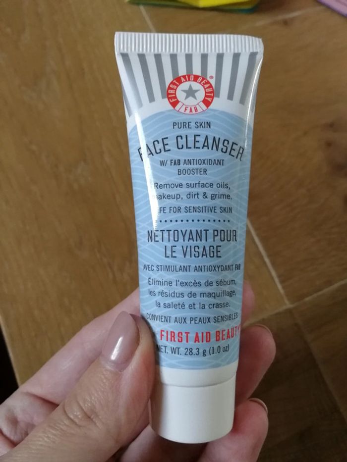 First aid beauty nettoyant pour visage