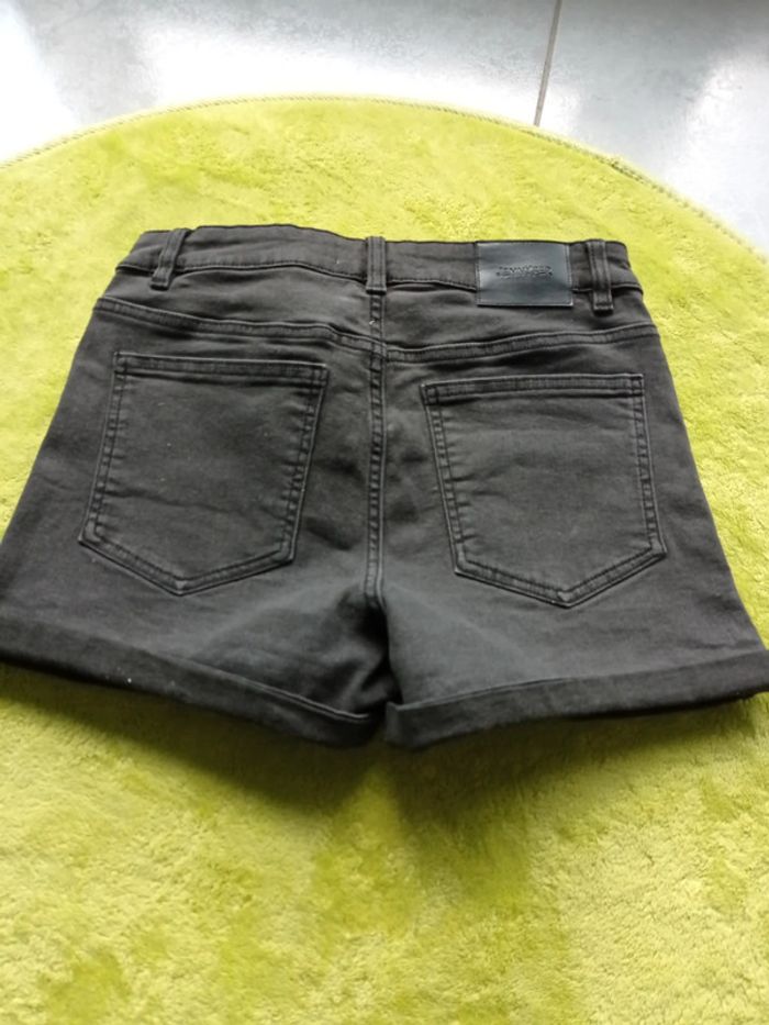 Short en jean noir taille 38 - photo numéro 4