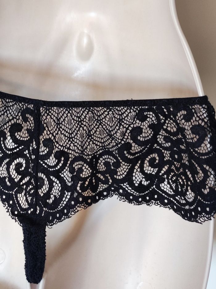 Tanga noir dentelle / Etam - 38/M - photo numéro 4